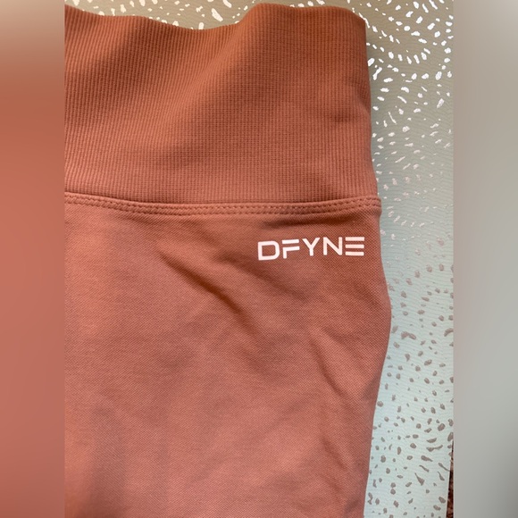 Women's DFYNE Shorts - tan/beige - Picture 3 of 5